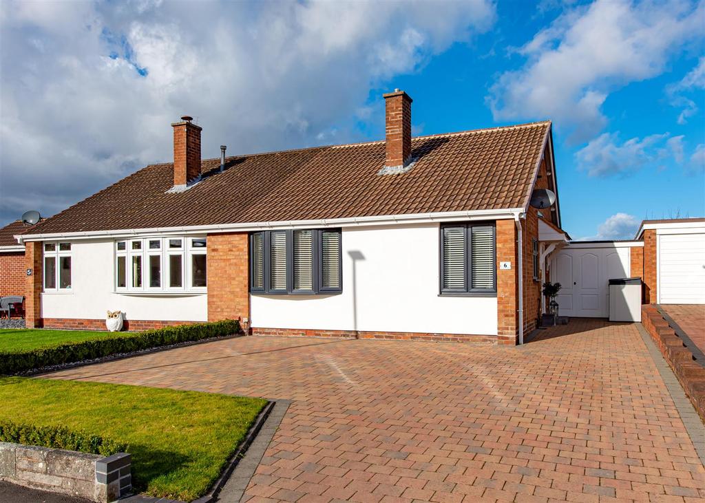 6 Balmoral Drive, Wombourne... 2 bed semidetached bungalow £335,000