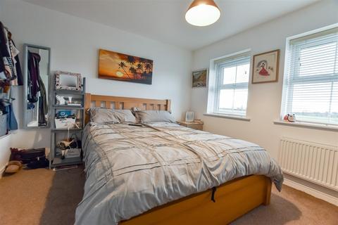 9 Eaton Close, Anlaby, Hull, HU10 7EY