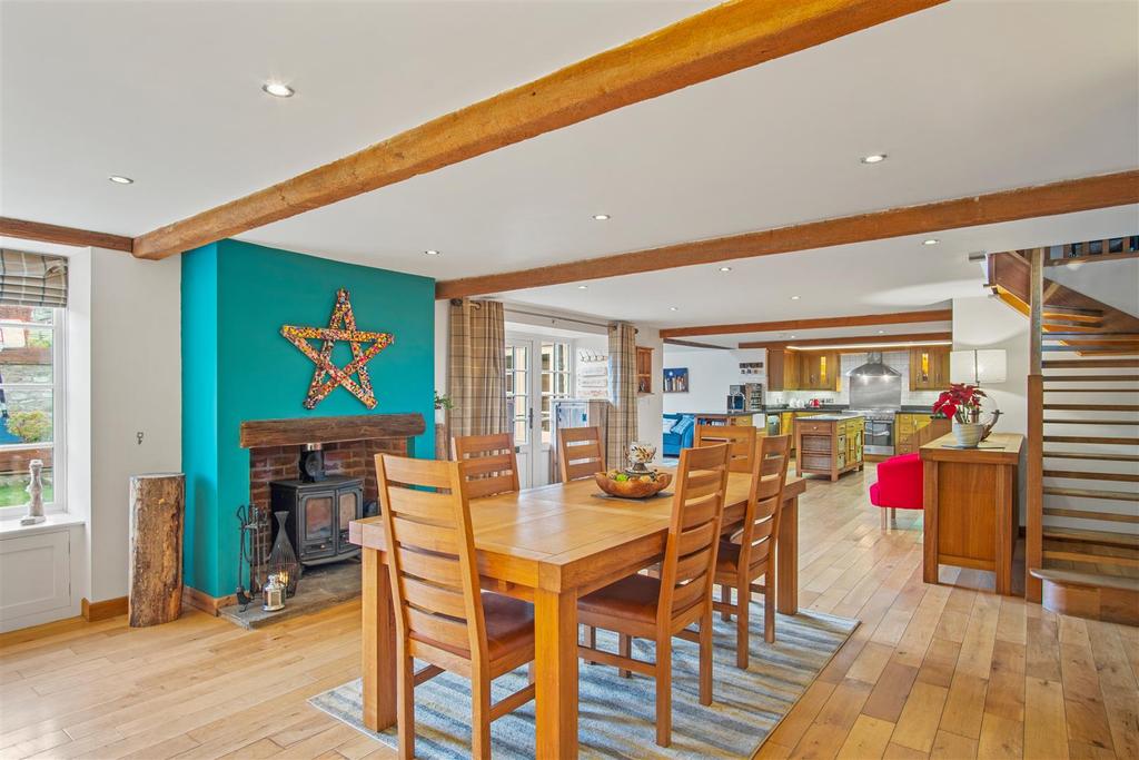 Kitchen/dining area