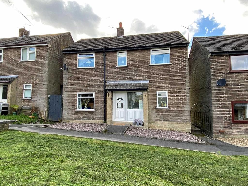 Reddish Avenue, Whaley Bridge, High Peak 3 bed detached house £249,950