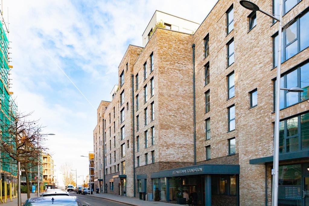 36 St. Pauls Way, London 2 bed flat £500,000