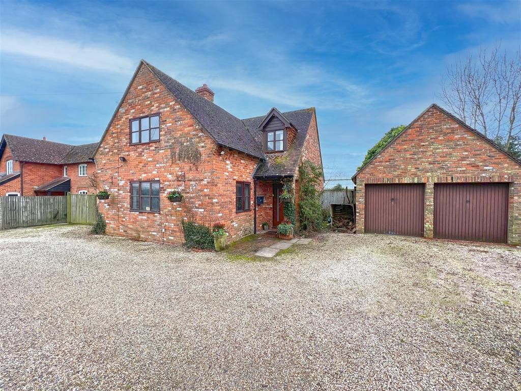 Hungerford Lane, Bradfield Southend, Reading, RG7 4 bed detached house