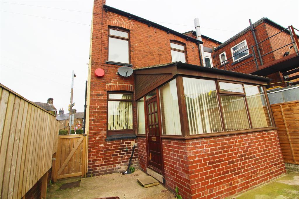 Spark Lane, Mapplewell, Barnsley, S75 6BN 3 bed end of terrace house