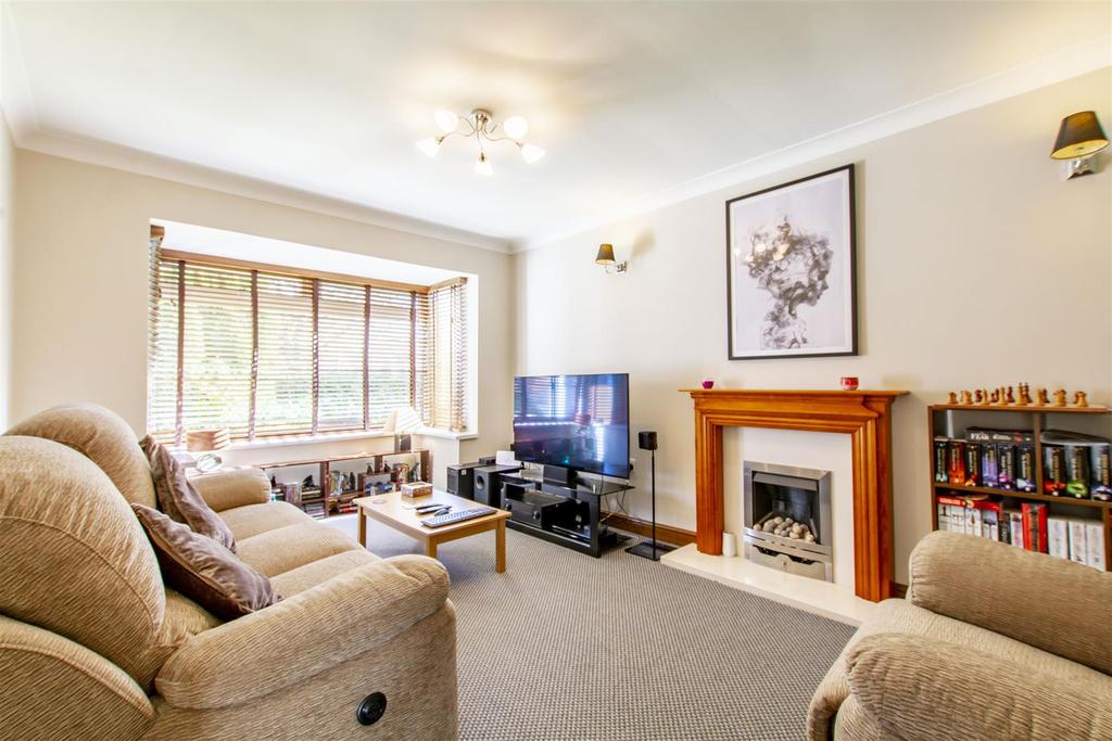 Lounge/Sitting Room