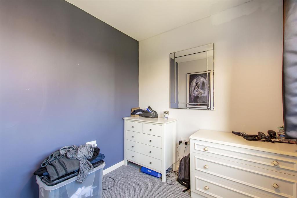 Dressing Area/Bedroom 3