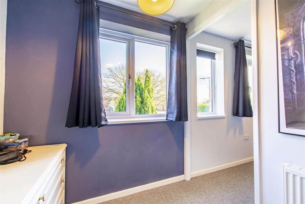 Dressing Area/Bedroom 3
