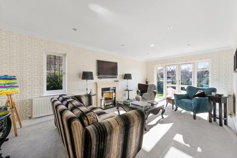 11 Walnut Grove, Banstead, SM7 1PJ