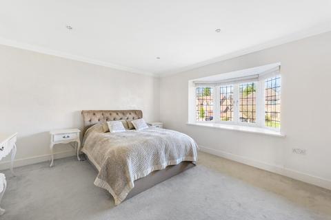 11 Walnut Grove, Banstead, SM7 1PJ