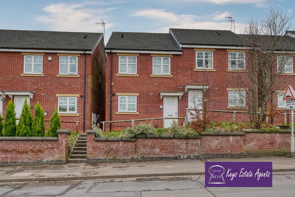 Oxford Road, Fegg Hayes, StokeOnTrent 3 bed detached house £125,000