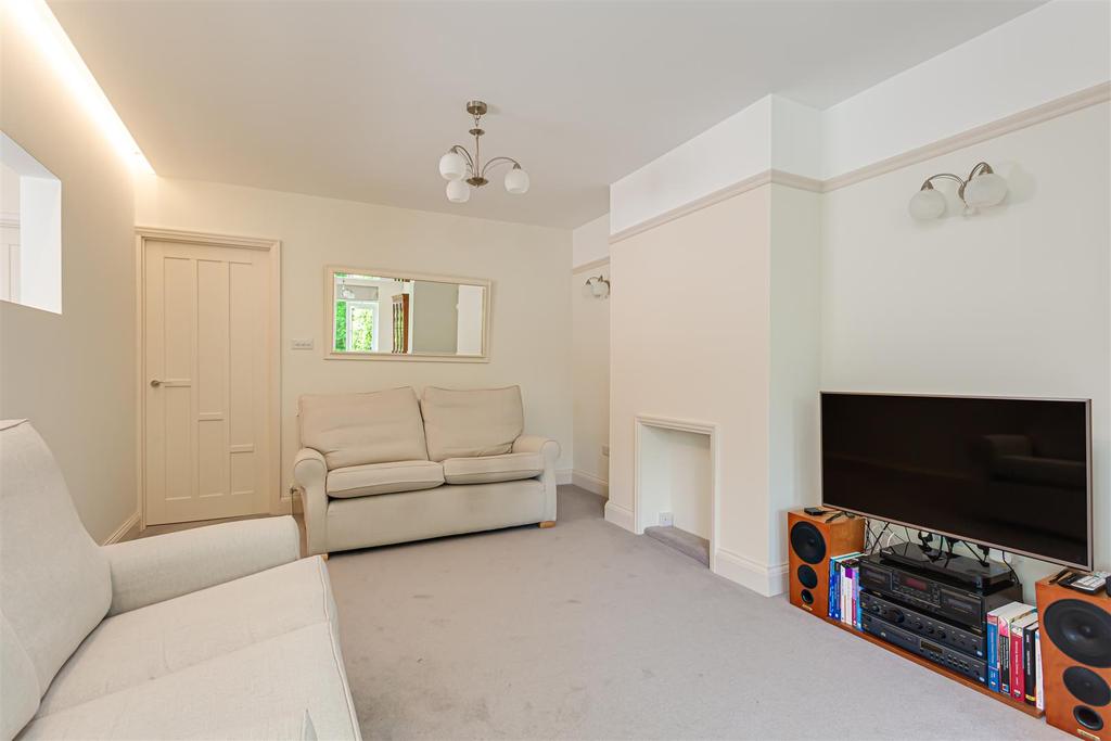 Chipstead Way, Banstead 3 bed semidetached house for sale £525,000
