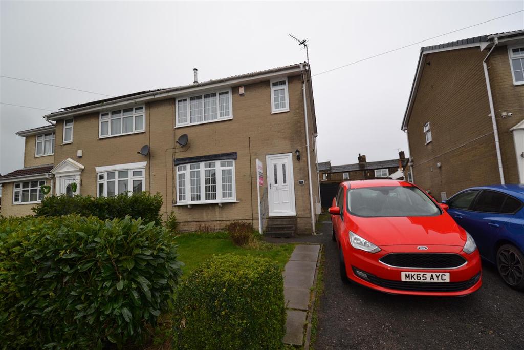 Folly Hall Close, Wibsey, Bradford 3 bed semidetached house £175,000