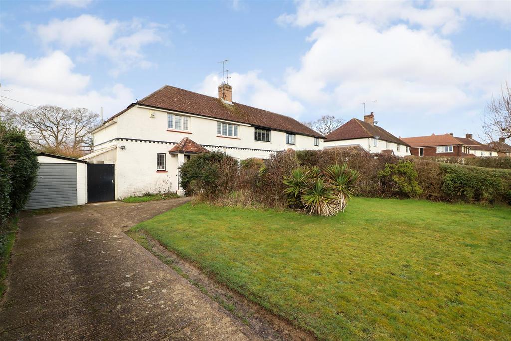 Trout Lane, Barns Green 2 bed semidetached house £475,000