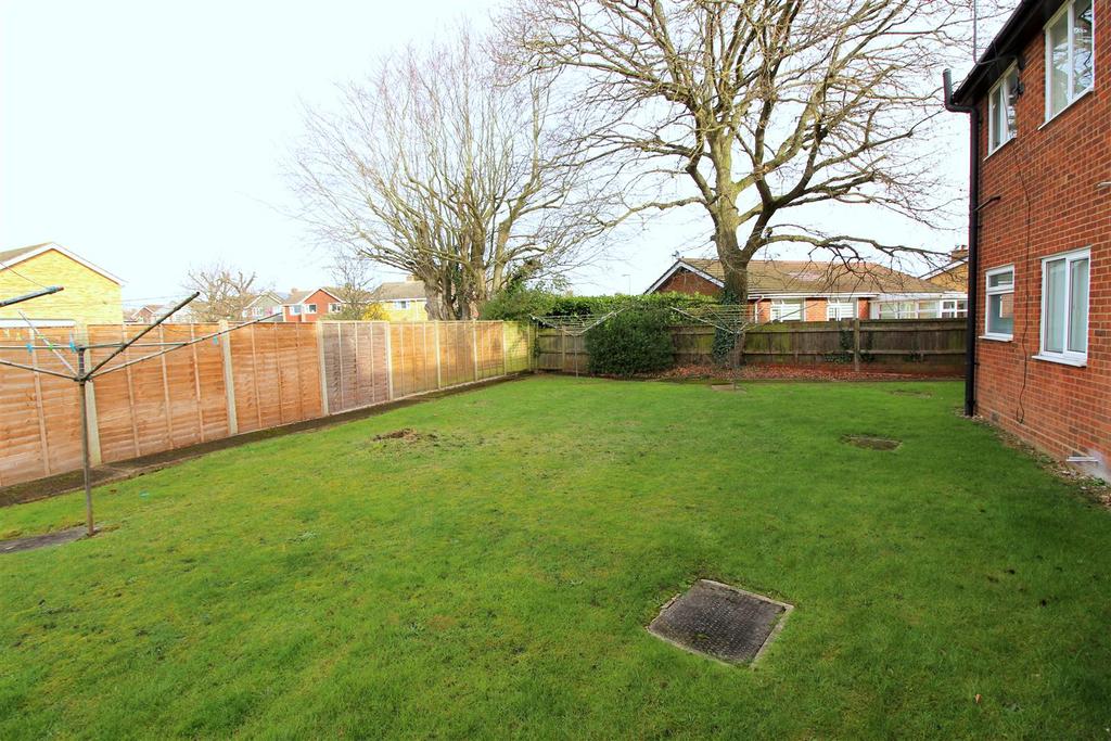 001 Albany Mews - Garden.JPG