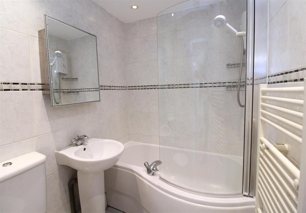 001 Albany Mews - Bathroom.JPG