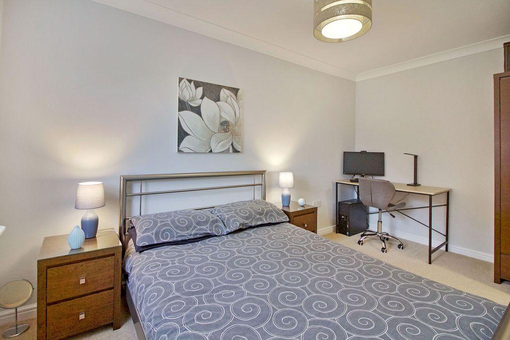 Bedroom 2 (Double)