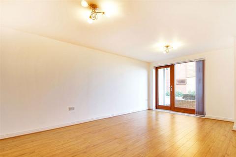 2 bedroom ground floor flat for sale, Evelyn Walk, Greenhithe
