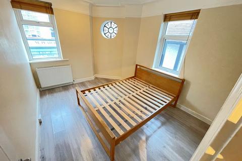 26a The Grangeway, London, N21 2HG