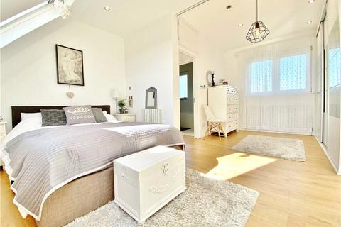 4 bedroom terraced house to rent, Wigley Road, Feltham, TW13