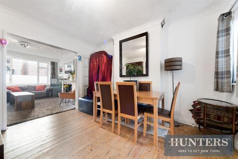 6 Lincoln Road, Worcester Park, KT4 8AN