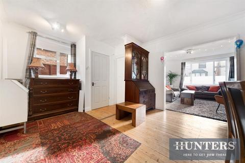 6 Lincoln Road, Worcester Park, KT4 8AN
