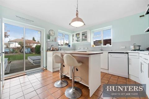 6 Lincoln Road, Worcester Park, KT4 8AN
