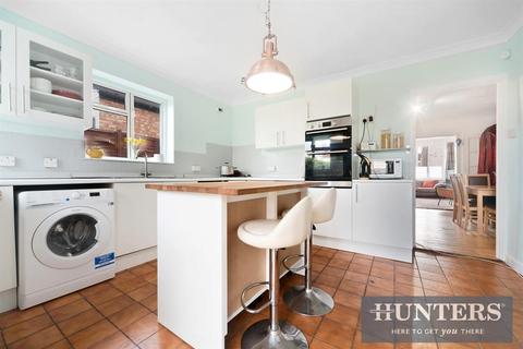 6 Lincoln Road, Worcester Park, KT4 8AN