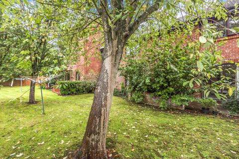 1 Exeter Court, Didcot, OX11 8UH