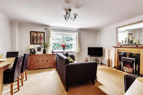 2 Cranbourne Towers, Ascot, SL5 8JE