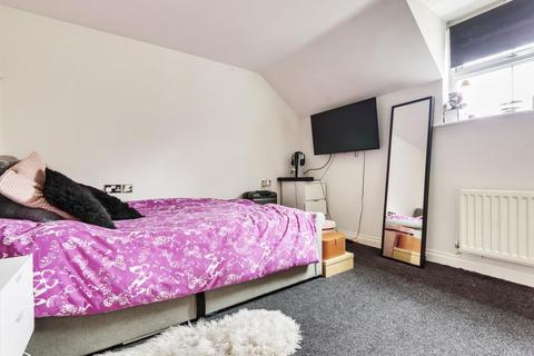 2 Cranbourne Towers, Ascot, SL5 8JE