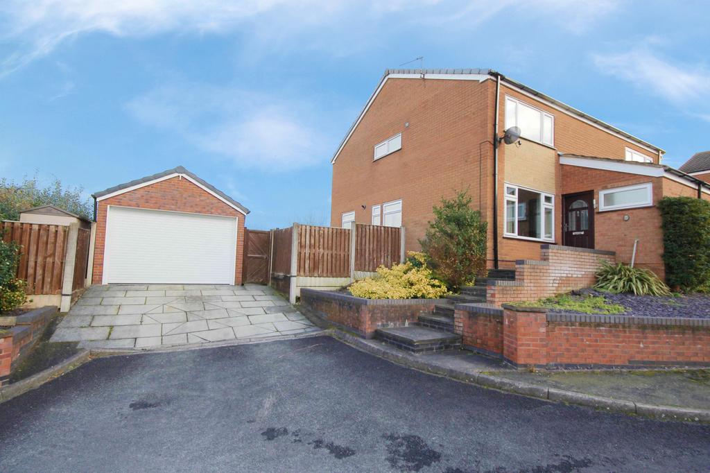 Leigh Way, Weaverham, CW8 3 bed semidetached house £270,000