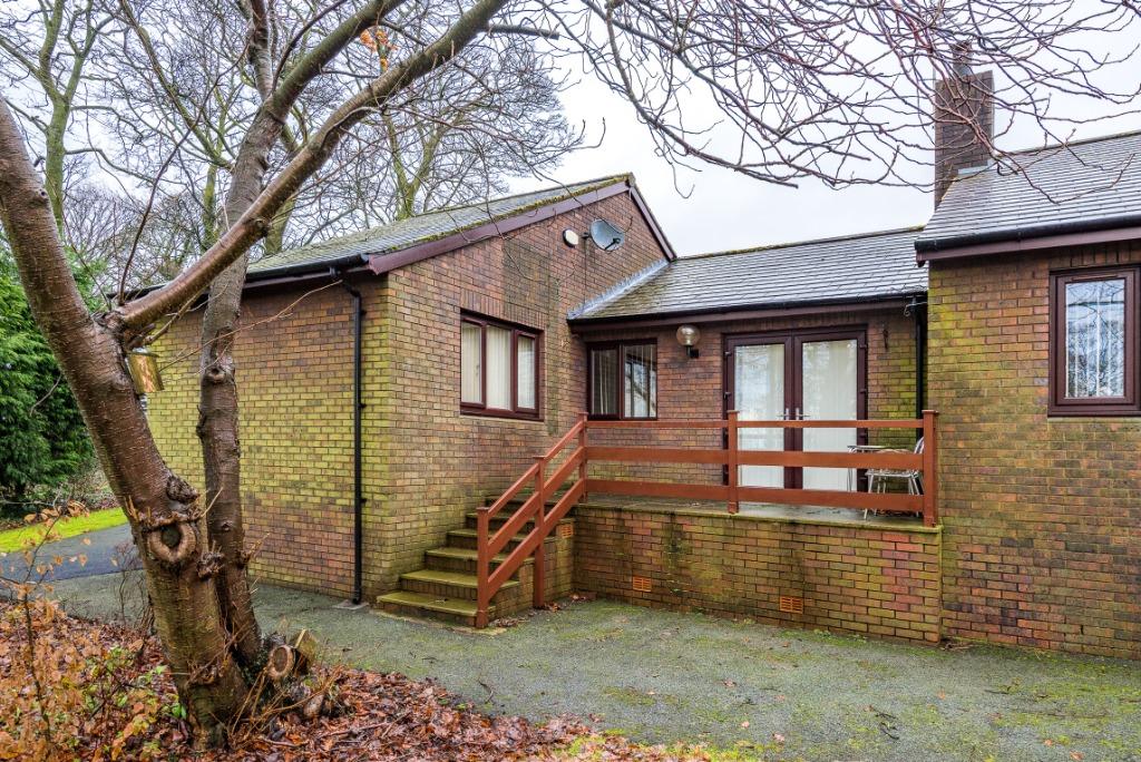 Fairfield Gardens, Crank, St Helens, WA11 2 bed bungalow for sale £