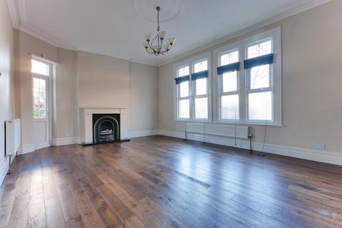 38 Cobham Road, Westcliff-on-sea, SS0 8EA