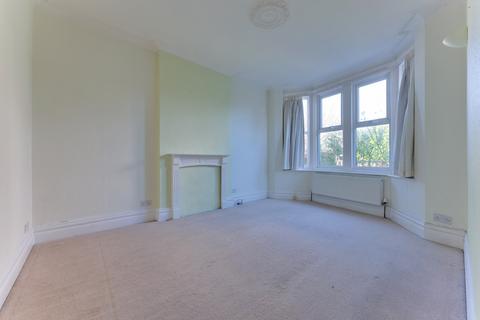 38 Cobham Road, Westcliff-on-sea, SS0 8EA