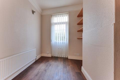 38 Cobham Road, Westcliff-on-sea, SS0 8EA