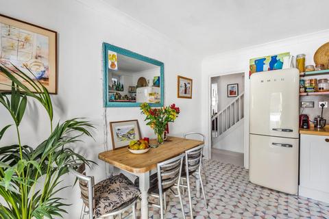 19a Cumberland Park, London, W3 6SY