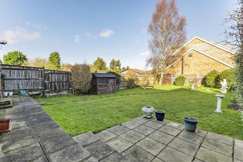37 Barnet Drive, Bromley, BR2 8PG