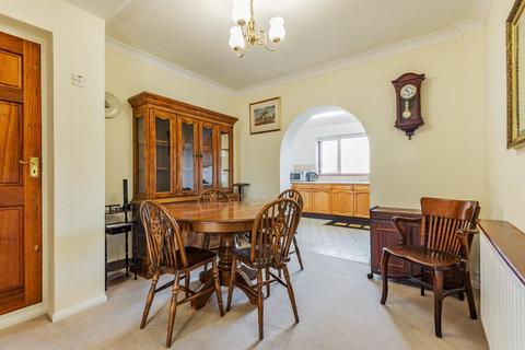 37 Barnet Drive, Bromley, BR2 8PG