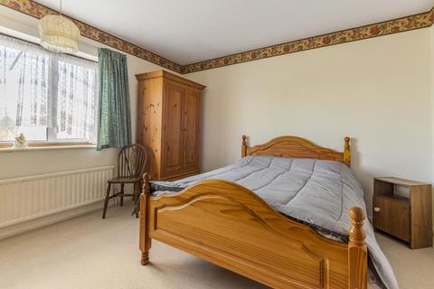 37 Barnet Drive, Bromley, BR2 8PG