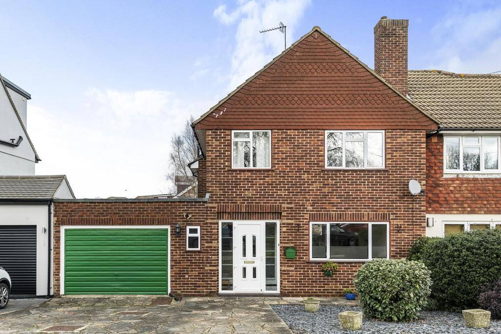 Drive, Bromley 3 bed semidetached house £699,999