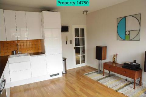 2 bedroom flat to rent, ADOLPHUS ROAD, LONDON, N4 2AZ