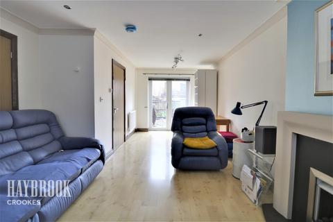 11 Broom Green, Sheffield, S3 7XF