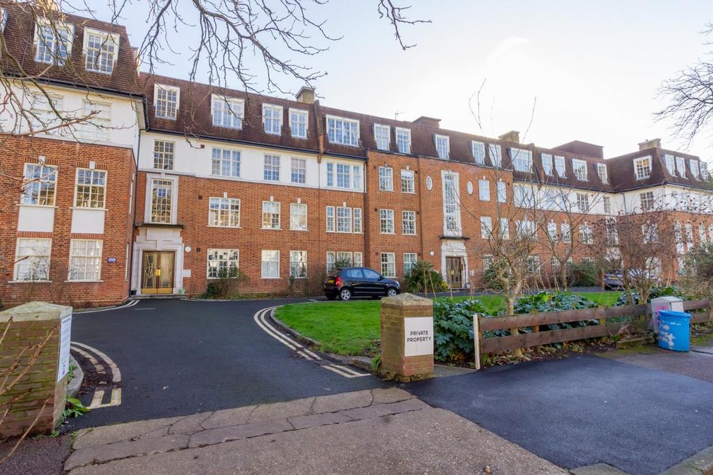 Belmont Hill, London, SE13 2 bed flat £1,550 pcm (£358 pw)