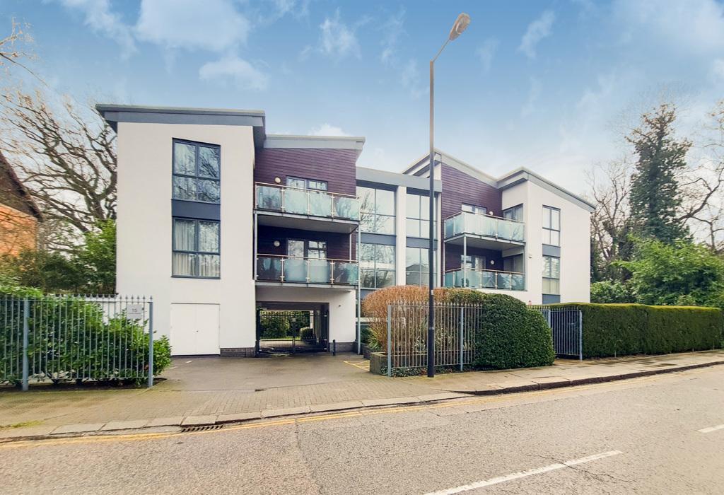 Gordon Avenue, Stanmore 2 bed apartment £600,000