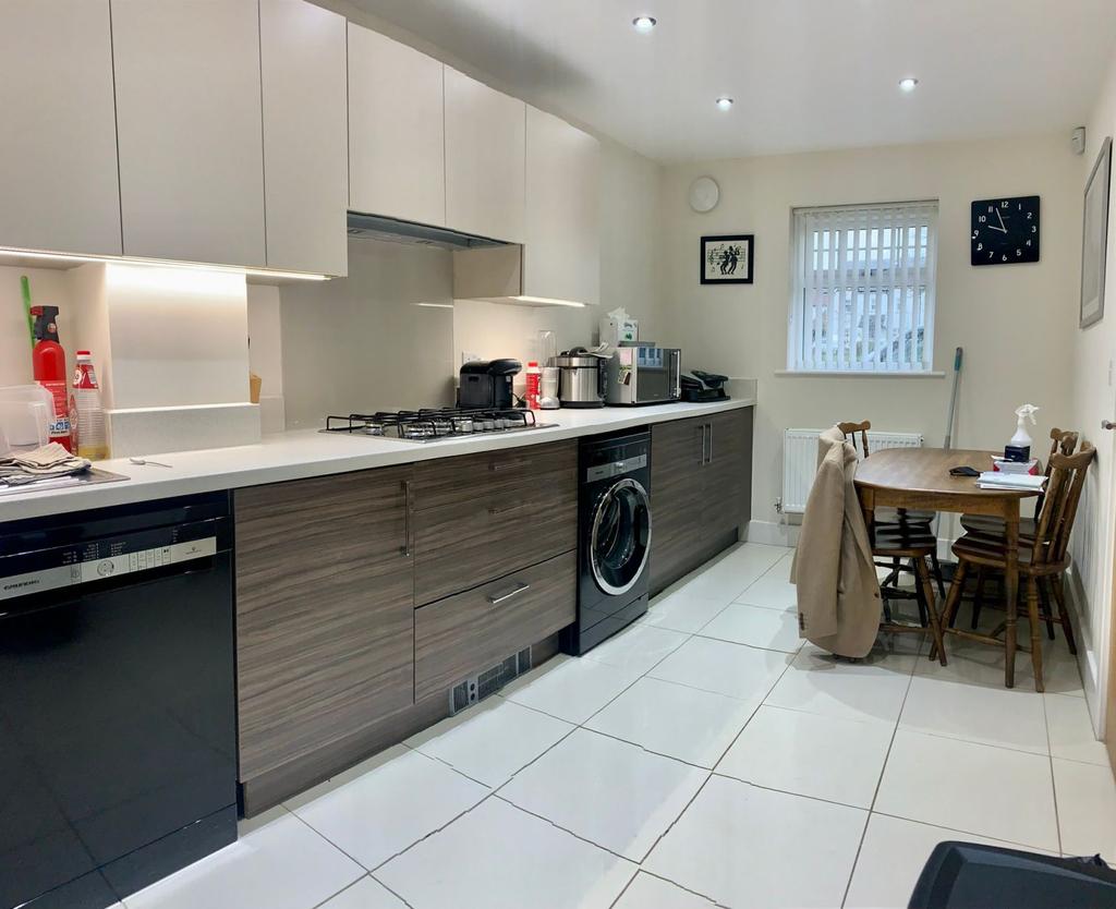 Kitchen / dining room