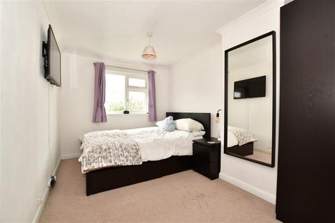 25 Beech Road, Horsham, RH12 4NR