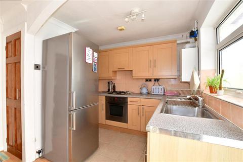 25 Beech Road, Horsham, RH12 4NR