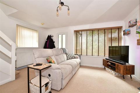 25 Beech Road, Horsham, RH12 4NR