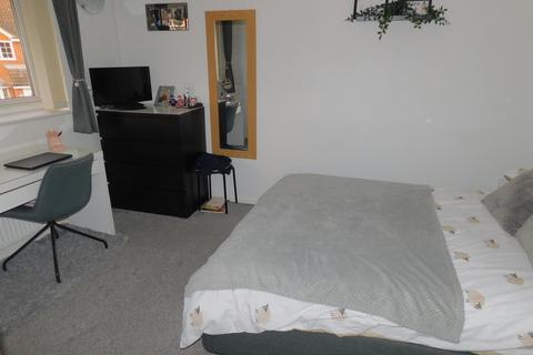 34 Birchlands, Totton, Southampton, SO40 7QB