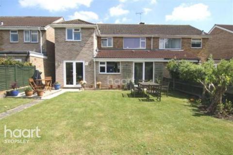 45 Handcross Road, Luton, LU2 8JG