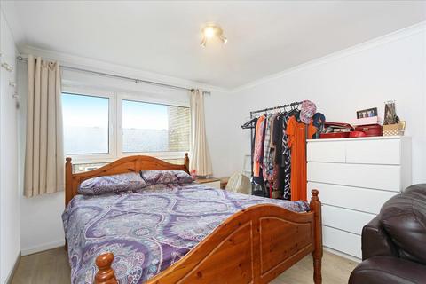 1 bedroom flat to rent, Nantes Close, Wandsworth, London, SW18